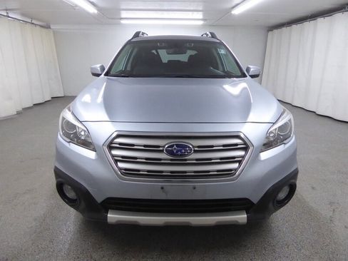 Used 2017 Subaru Outback 2.5i Limited image 2