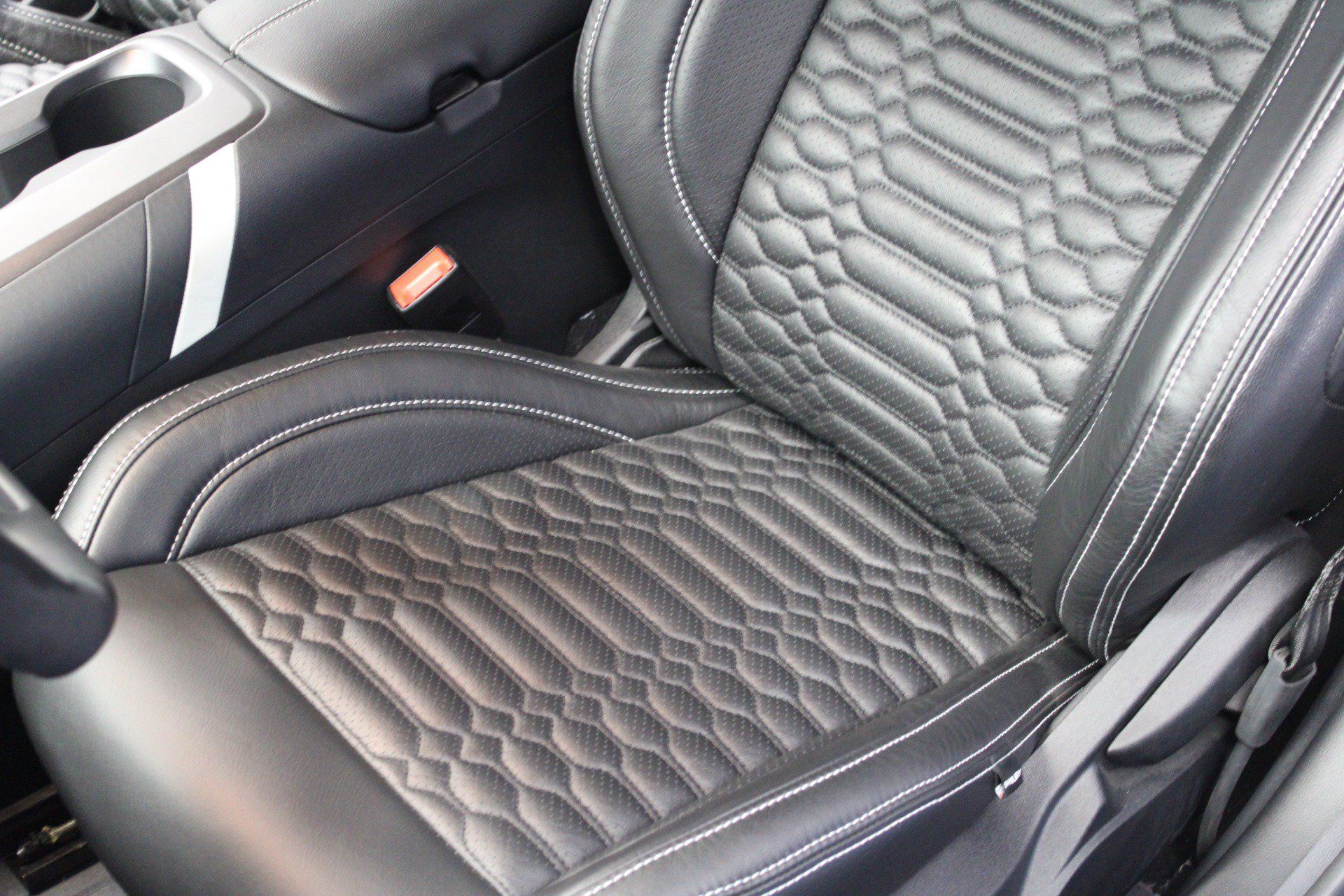 Used 2020 Ford Mustang Shelby GT500 w/ Technology Package RWD image 41