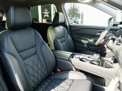 New 2026 Nissan Rogue Platinum image 28