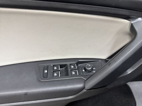 Used 2019 Volkswagen Tiguan SE w/ Panoramic Sunroof Package AWD/4WD image 29