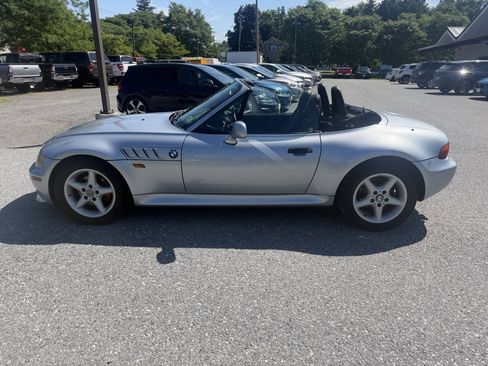 Used 1999 BMW Z3 2.5i RWD image 2