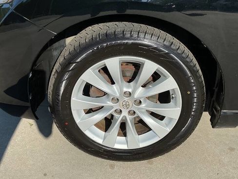 Used 2013 Toyota Venza LE FWD image 9