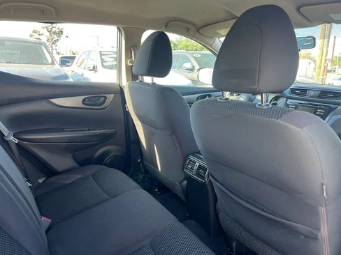 Used 2017 Nissan Rogue Sport S image 14