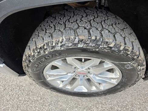 Used 2021 GMC Sierra 1500 SLT AWD/4WD image 9