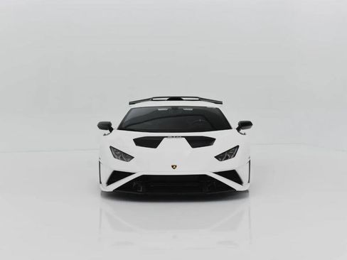 Used 2022 Lamborghini Huracan STO image 9