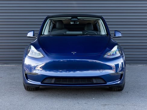 Used 2023 Tesla Model Y Performance image 5