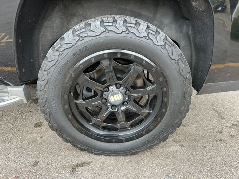 Used 2015 Cadillac Escalade Luxury AWD/4WD image 12