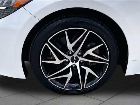 Used 2022 Kia Stinger GT-Line w/ Sun & Sound Package RWD image 11