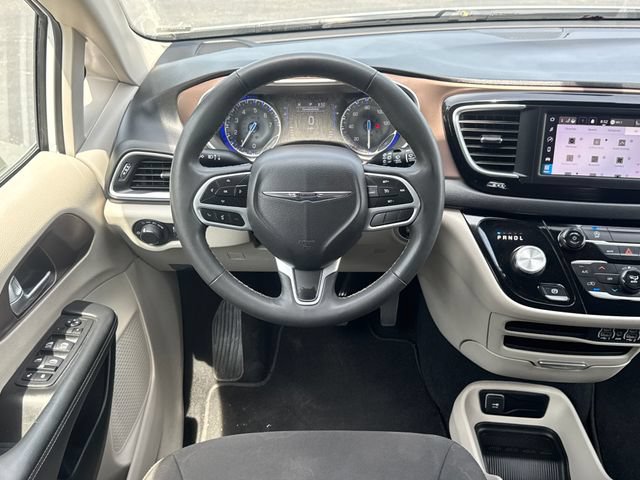 Used 2023 Chrysler Voyager LX FWD image 19