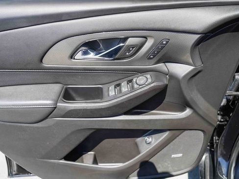 Used 2023 Chevrolet Traverse Premier image 22