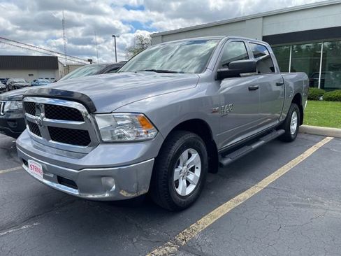 Used 2023 RAM 1500 Classic SLT w/ Electronics Convenience Group AWD/4WD image 3
