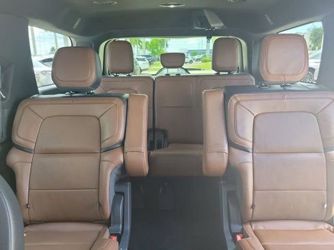 Certified 2023 Lincoln Navigator Reserve AWD/4WD image 18