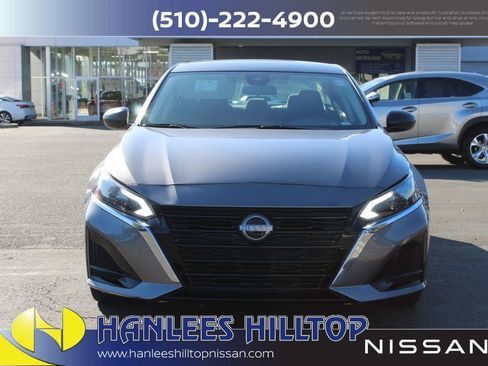 Used 2024 Nissan Altima 2.5 SV image 4