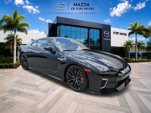 Used 2020 Nissan GT-R Premium w/ Premium Interior Package AWD/4WD image 1