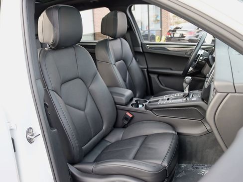 Used 2018 Porsche Macan Sport Edition image 26