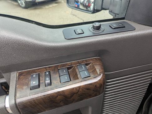 Used 2014 Ford F250 Platinum w/ FX4 Off-Road Package AWD/4WD image 22