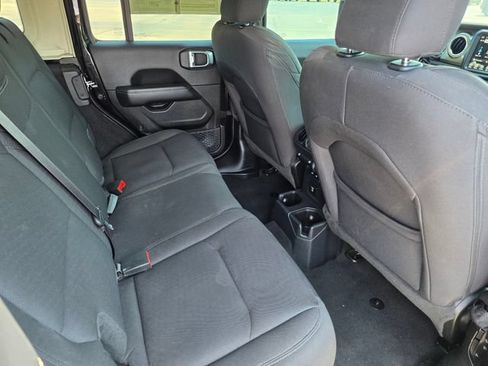 Used 2023 Jeep Wrangler Unlimited Sahara AWD/4WD image 41