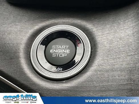 Used 2023 Jeep Grand Cherokee Limited AWD/4WD image 36