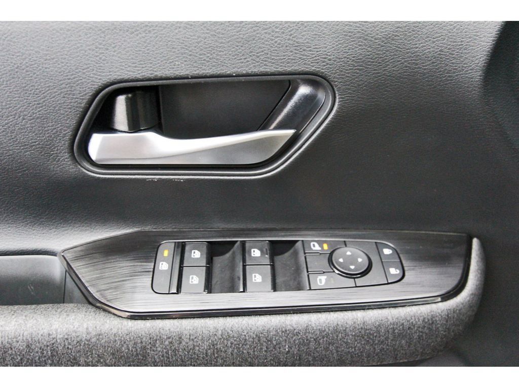 Used 2025 Nissan Kicks SV FWD image 20
