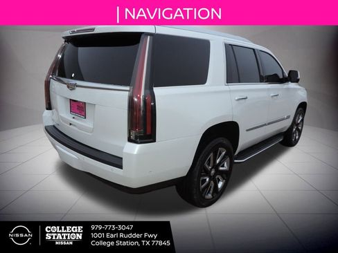 Used 2020 Cadillac Escalade Luxury image 4