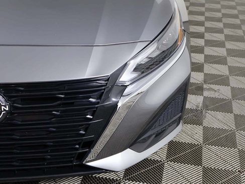 Used 2023 Nissan Altima 2.5 SV w/ SV Premium Package FWD image 14