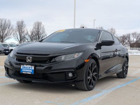 Used 2019 Honda Civic Sport image 2