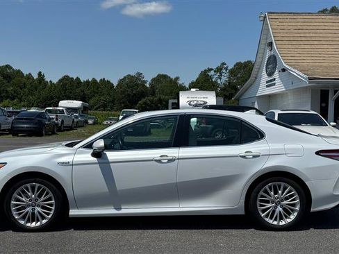 Used 2019 Toyota Camry XLE FWD image 8