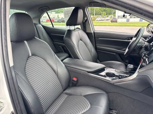 Used 2018 Toyota Camry SE w/ Protection Package (Q2) FWD image 13