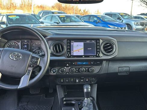 Used 2023 Toyota Tacoma TRD Sport image 12