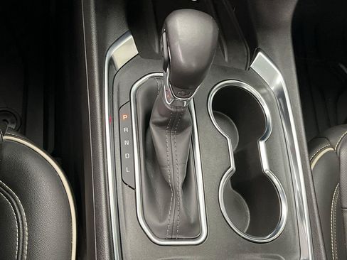 Used 2022 Chevrolet Traverse Premier w/ Redline Edition AWD/4WD image 31