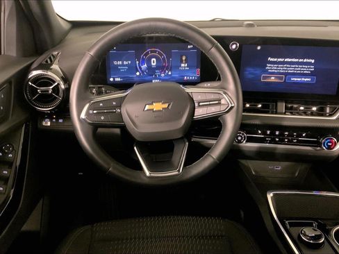 Used 2026 Chevrolet Equinox LT FWD image 5