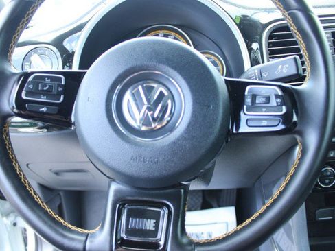 Used 2018 Volkswagen Beetle 2.0T Dune FWD image 15