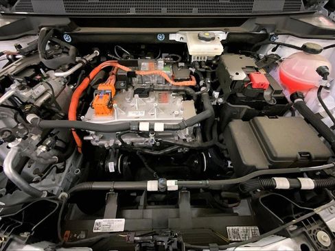 Used 2025 Chevrolet Equinox EV LT w/ Convenience Package image 10