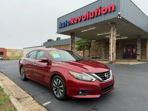 Used 2017 Nissan Altima 2.5 SL w/ 2.5 Technology Package FWD image 1