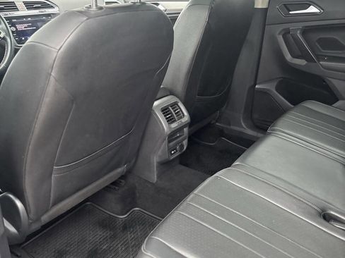 Used 2022 Volkswagen Tiguan SE w/ Panoramic Sunroof Package image 19