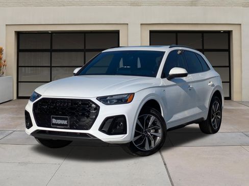 Used 2024 Audi Q5 2.0T Premium w/ Summer of Audi Package image 3