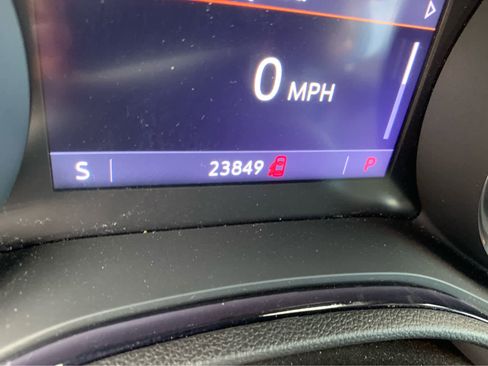 Used 2022 Buick Encore GX Essence image 16