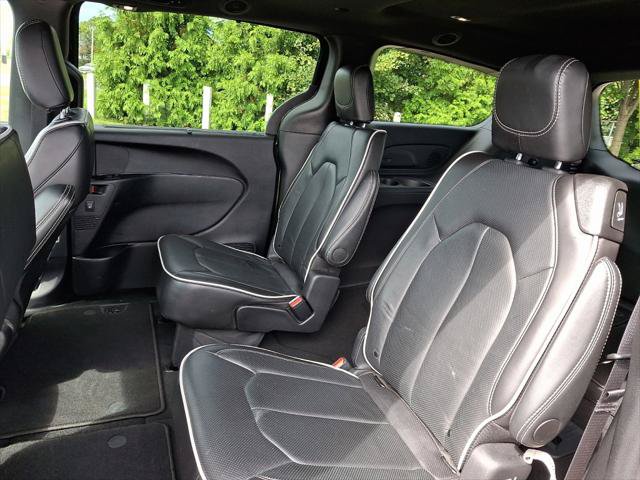 Certified 2026 Chrysler Pacifica Limited FWD image 20