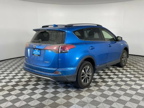 Used 2018 Toyota RAV4 LE AWD/4WD image 15