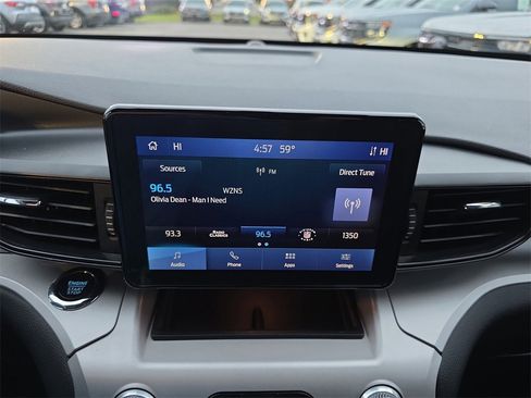 Used 2024 Ford Explorer XLT image 25