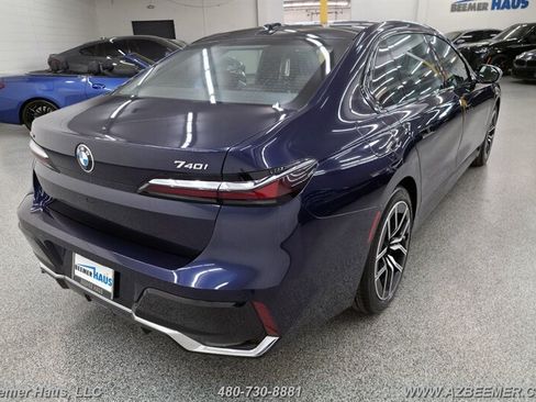 Used 2024 BMW 740i xDrive w/ Executive Package AWD/4WD image 7
