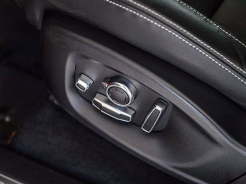 Used 2018 Jaguar F-PACE R-Sport image 39