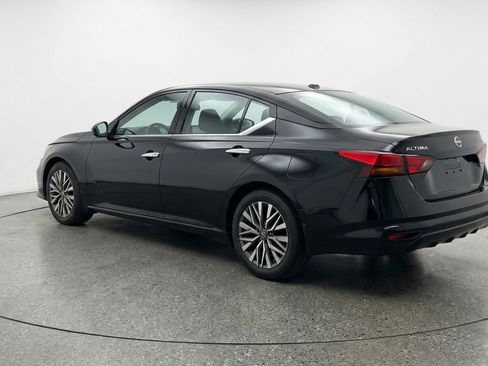 Used 2025 Nissan Altima 2.5 SV FWD image 6