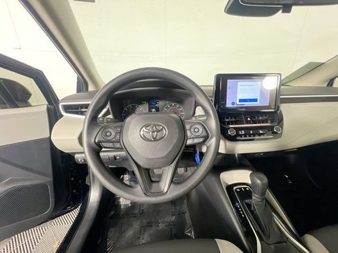 Used 2025 Toyota Corolla LE FWD image 14