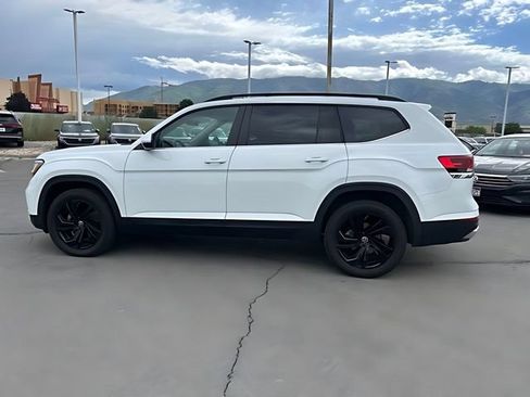 Used 2023 Volkswagen Atlas SE w/ Black Wheel Package AWD/4WD image 6