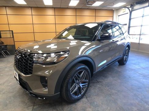 New 2026 Ford Explorer ST-Line image 3