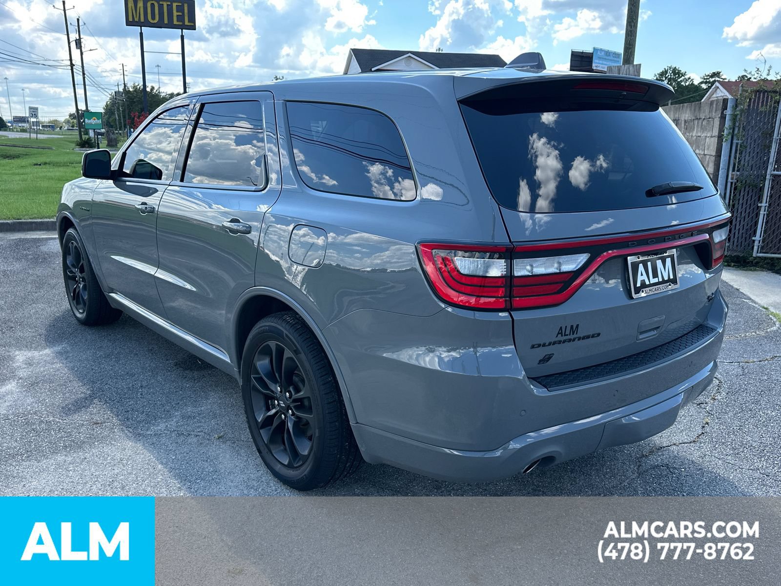 Used 2022 Dodge Durango R/T w/ Blacktop Package AWD/4WD image 8