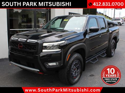 Used 2025 Nissan Frontier PRO-4X AWD/4WD image 3