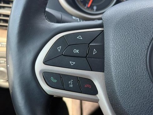 Used 2017 Jeep Cherokee Sport AWD/4WD image 14