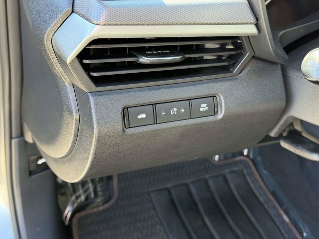 Used 2024 Nissan Altima 2.5 SR FWD image 25